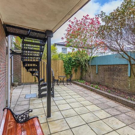 4 Bed City House With Private Garden And Parking Winchester Kültér fotó