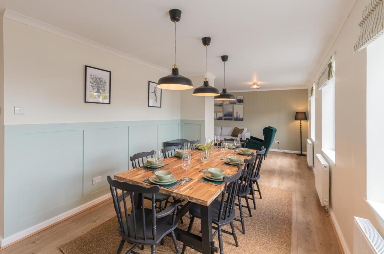 4 Bed City House With Private Garden And Parking Winchester Kültér fotó
