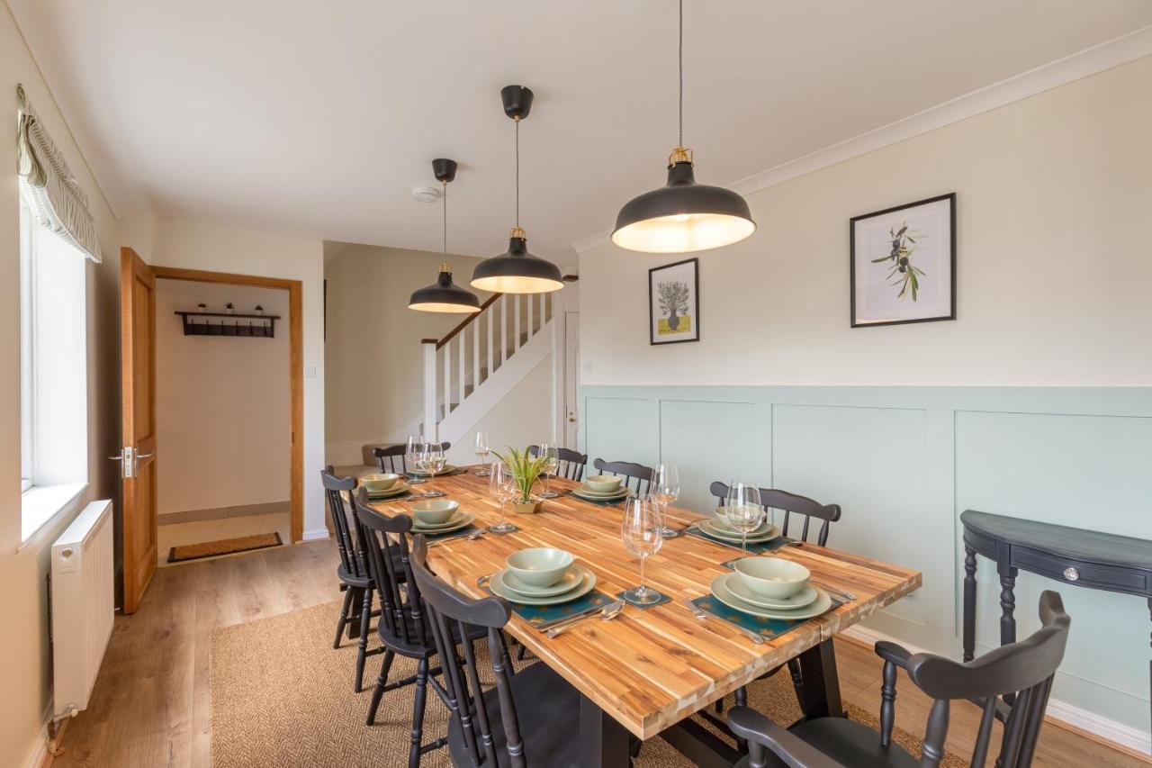 4 Bed City House With Private Garden And Parking Winchester Kültér fotó